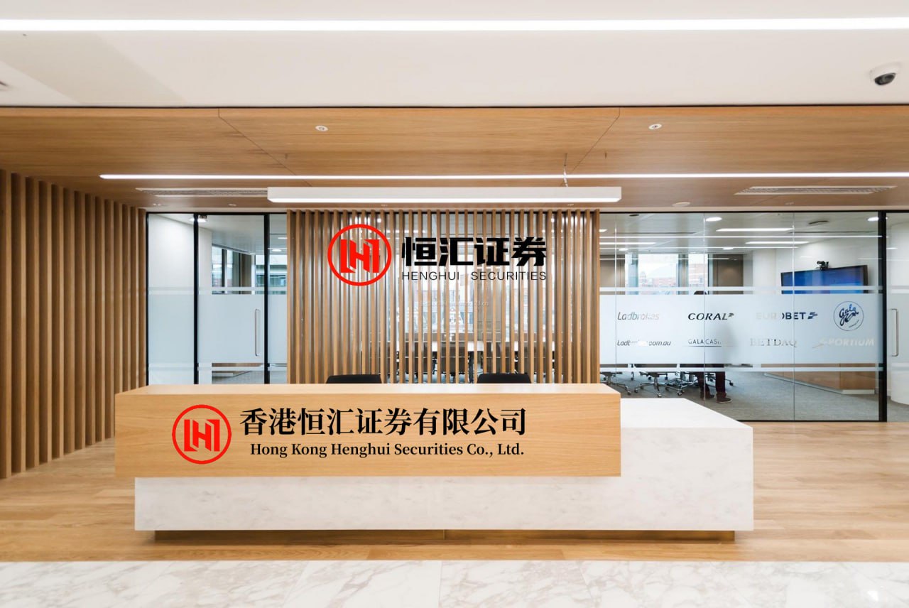 捷翔配资官网 开学第一课，清华开学讲座上庞众望这段话刷屏了，惊醒无数父母：一个孩子最难越过的坎儿，不是家庭贫穷，不是成绩退步，而是......
